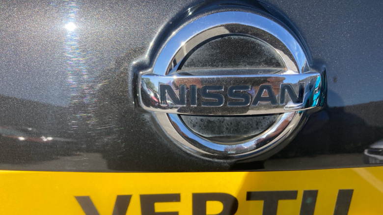 Nissan Juke 1.5 dCi N-Connecta 5dr Diesel Hatchback